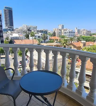 Apartment The Panorama - Center Luxury Studio Nicosia